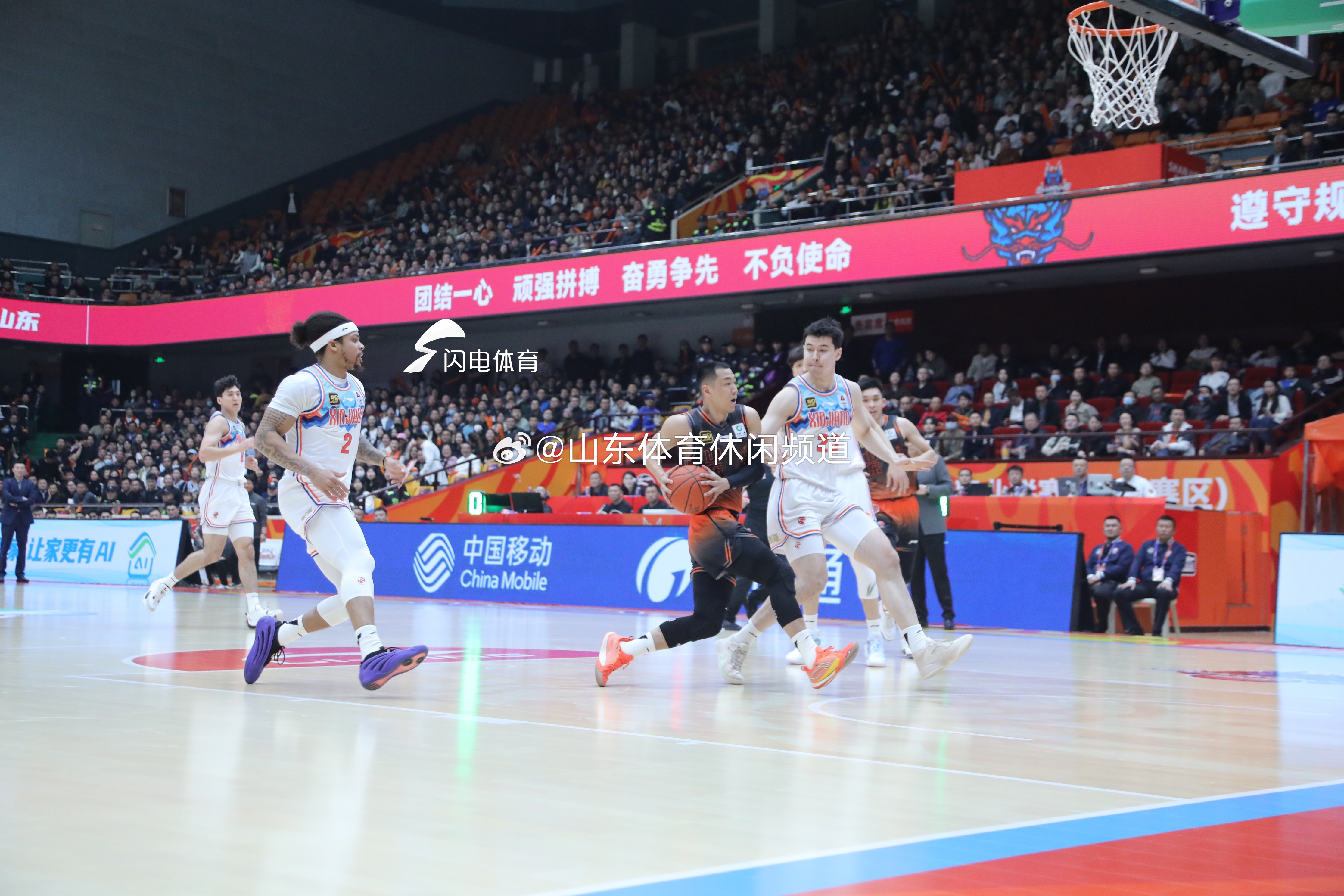 赛地聚焦——荷甲集结日热度飙升，新奥尔良鹈鹕豪取连胜，管理层满意，赛季目标并未改变的简单介绍