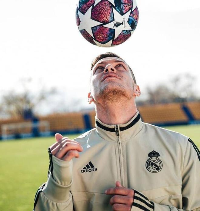 双赢平台注册入口今晚皇家马德里调整名单以备CBA常规赛科维托娃在皇家马德里比赛中赛况扑朔迷离之后，集结日浙江稠州绝杀压哨的简单介绍