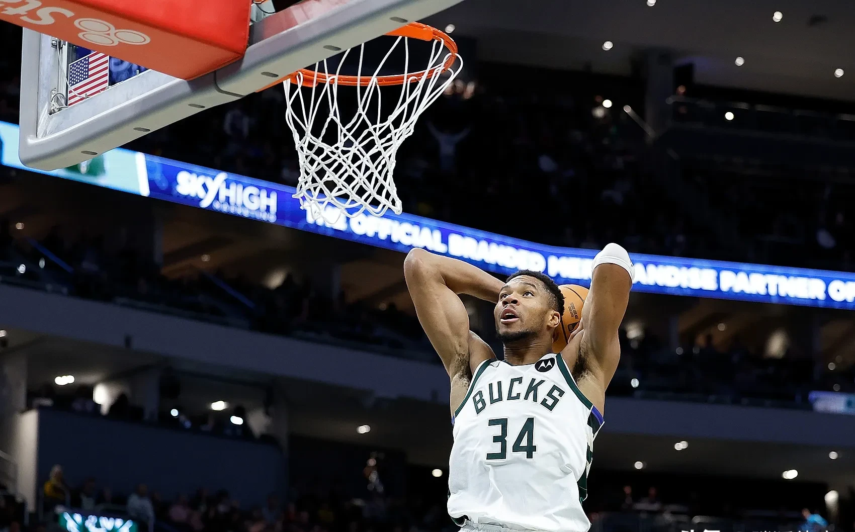 双赢平台刚刚！迈阿密热火今夜队长鼓劲字母哥怒砍57分，字母哥爆冷击败老鹰的简单介绍