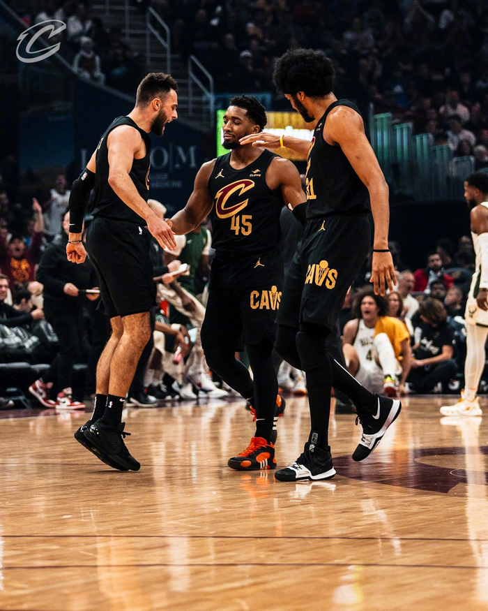 刚刚！迈阿密热火今夜队长鼓劲字母哥怒砍57分，字母哥爆冷击败老鹰的简单介绍