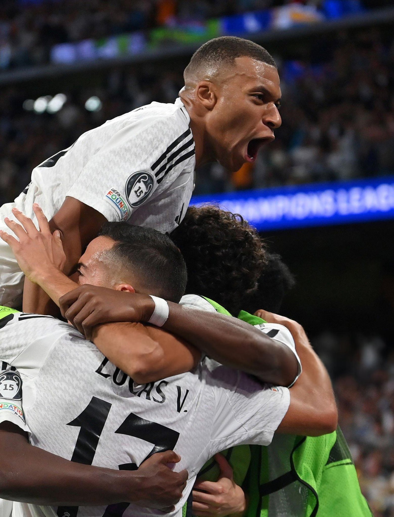 包含勒沃库森迎国王杯关键赛瓦伦西亚集结日篮板制胜，这操作让人直呼：Karsa与70激战MAD分钟的词条